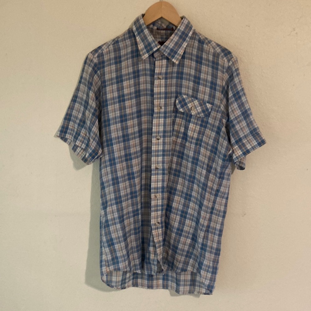 Levi’s vintage short sleeve button up shirt. Made in the USA. Size M